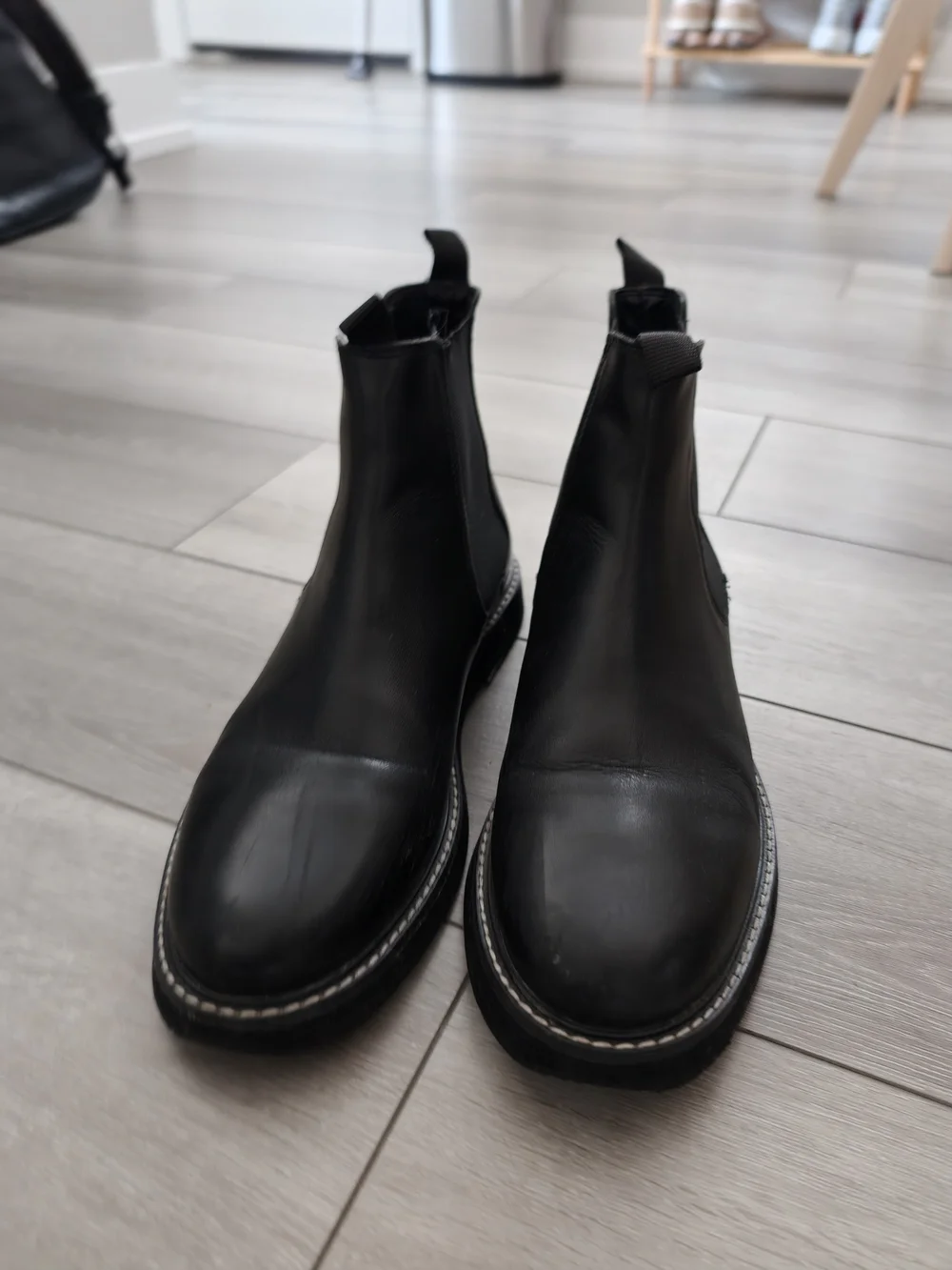 ASOS DESIGN Black Leather Chunky Chelsea Boots Size 10